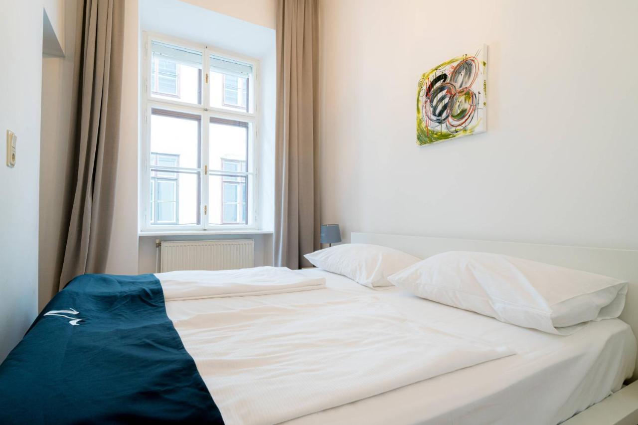 Vienna Residence, Volkstheater - Parliament Luaran gambar